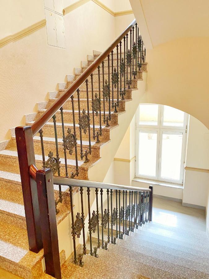 Apartament Bialy Z Jacuzzi Krakau Buitenkant foto